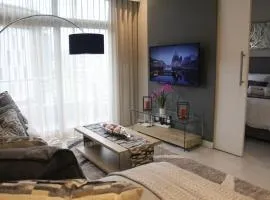 Furnished, 1-bedroom, luxury apartment in Menlyn Maine