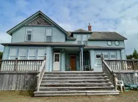 Tinker House and Tinker House Cottage