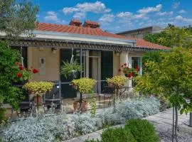 ISSA Holiday Home - 3 Min Walk to Beach