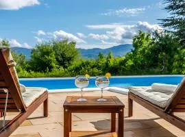 Casa di Oliva-house with heated pool & jacuzzi in Trilj, Croatia