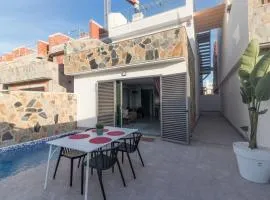 LUXURY 3 BED, 2 BATH DETACHED VILLA, PRIME LOCATION, ONLY 400 MTRS TO THE BEACH