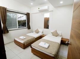 Nova Sahaj Residency，位于Khirasra拉杰果德机场 - RAJ附近的酒店