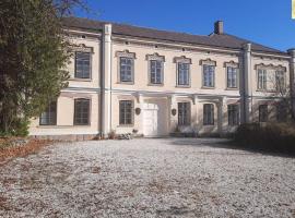 Sisi-Schloss Rudolfsvilla - Sechser - 24 Gäste，位于赖兴瑙的酒店