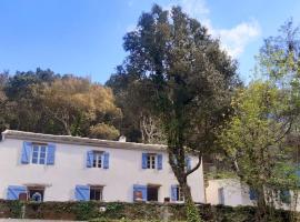 La vagolo，位于Luri的酒店