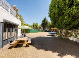 B&B Het Station bij Snowworld GaiaZoo en Mondo Verde，位于兰德赫拉夫的酒店