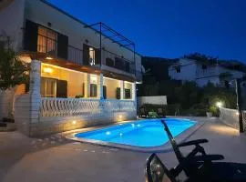 Apartments SUHO Komiza