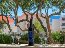 Golden Cape Apartments