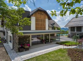 Hotel Streklhof，位于沃尔特湖畔韦尔登的酒店