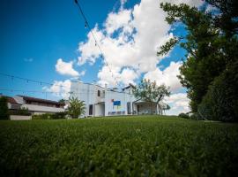 Locanda del Pino，位于吉诺萨滨海的酒店