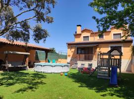 Casa Rural & SPA Mirador Sierra de Béjar，位于Guijo de Ávila的酒店