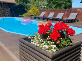 Dom nad jeziorem，位于Słupia的酒店