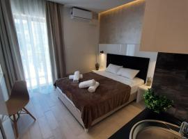 Grand Agia Triada，位于阿吉亚特拉萨的海滩酒店