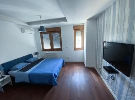 Apartment Azzurro lux，位于Novi Beograd的酒店