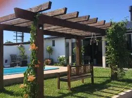 Apartamento inteiro com piscina em Balneário Pinhal