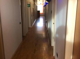 Hotel Xibana，位于Tribano的酒店