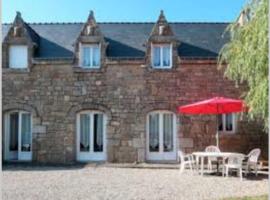 appartement 4 pers dans longère à 800m de la plage，位于普卢伊内克的酒店