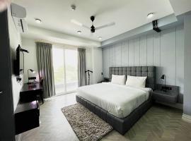 BedChambers Serviced Apartments - Cyber City，位于古尔冈Gurgaon Central附近的酒店