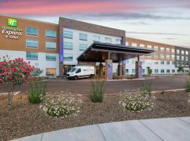 Holiday Inn Express & Suites - Phoenix - Airport North, an IHG Hotel，位于凤凰城驼峰东的酒店