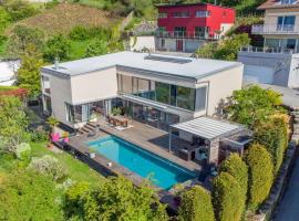 Best Villa with Pool and Panoramic views by GuestLee，位于吕特里的别墅