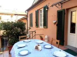 LA CASINA DEL NONNO GINO, TRANQUILLO CON TERRAZZA ESClUSIVA