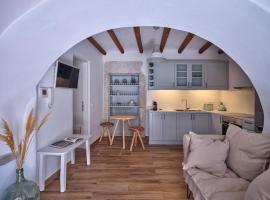 Retreat Paros - The Arch Apartment，位于帕罗奇亚的自助式住宿