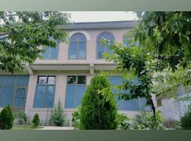 Rush lake Hotel & Restaurant，位于Nagir的酒店