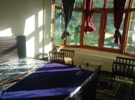 Gloria Hotel & Restaurant，位于Nagir的酒店