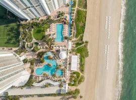 Trump International Beach Resort - Sunny Isles Beach，位于迈阿密海滩的度假村
