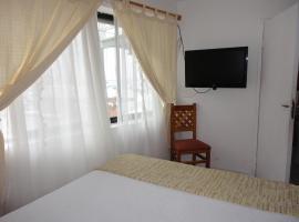 Hotel y Restaurant Club de Yates de Quintero，位于金特罗的酒店