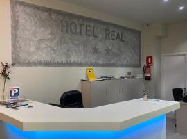 Hotel Real Castellon，位于卡斯特利翁-德拉普拉纳的酒店