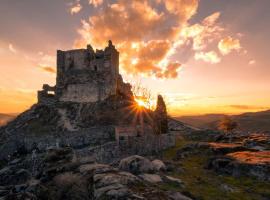 Restaurante & Hotel Rural El Mirador de Trevejo,ideal para parejas，位于Villamiel的酒店