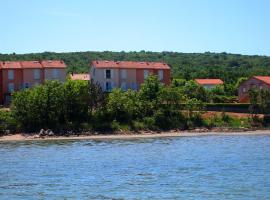 House FRLAN，位于索利纳的海滩酒店
