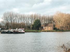 Hoeve Westdijk，位于奥斯特坎普的住宿加早餐旅馆