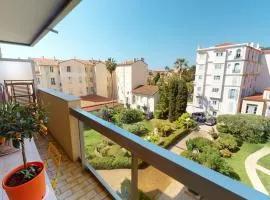 Grand studio climatisé avec terrasse au calme, cœur de Menton - FR-1-196-288