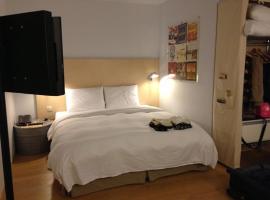 JAI MAA HOTEL AND RESTAURANT，位于勒克瑙的酒店