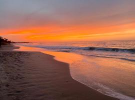 Eco Lodge Sanyang Beach，位于Sanyang的酒店