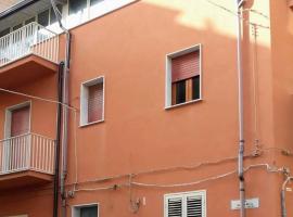 Appartamento In Paese，位于Niscemi的公寓