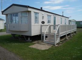 Lyntons 3 bedroom caravan pets stay free，位于赫彻姆的酒店