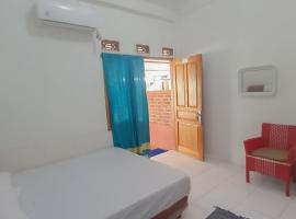 AA BUNGSU Syariah Balekambang Ciletuh Sukabumi RedPartner，位于西洛瓦的酒店