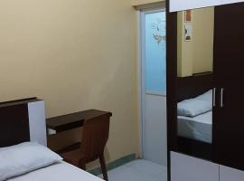 Guest House Syariah LP3B Brebes RedPartner，位于Brebes的酒店