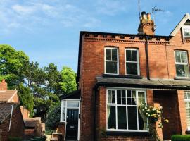 Victorian end-of-terrace, Boston Spa，位于Boston Spa巴拉翰姆公园附近的酒店