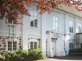 Hemmeslövs Herrgård，位于巴斯塔德的酒店
