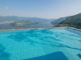 Van Gogh - beautiful lake Iseo view and swimming pool