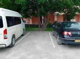 Larissa Hotel，位于马翁的酒店