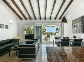 Modern stylish bungalow in Moraira，位于莫莱拉的酒店