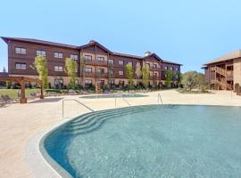PortAventura Hotel Colorado Creek - Includes PortAventura Park Tickets，位于萨洛雷乌斯机场 - REU附近的酒店