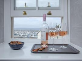 Provident, Maritime Suites, Brixham，位于布里克瑟姆的酒店