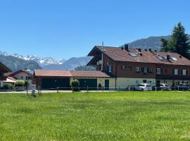 Ferienhotel Silberdistel garni，位于博尔斯特尔朗的旅馆