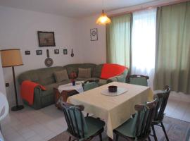 Holiday home in Csopak/Balaton 18315，位于乔保克的酒店