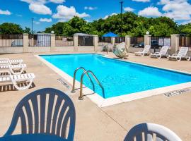 Motel 6-Cleburne, TX，位于克利本的酒店